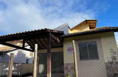 Casa em condomínio fechado com 2 quartos à venda na rua do guriri, peró, cabo frio, 76 m2 por r$ 320.000