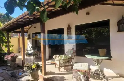 Casa à venda - condomínio dos pássaros cabo frio - o condomínio disponibiliza lazer, segurança e qualidade de vida.