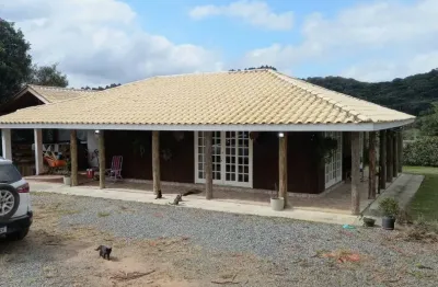 Chácara  com casa, deck, toda cercada, com estufa produzindo
