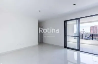 A venda apto alto padrão, ótima localização no bairro finotti