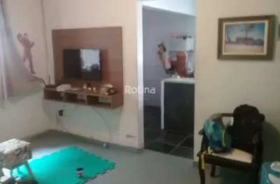 Casa à venda, 2 quartos, carajás - uberlândia/mg - rotina imobiliária