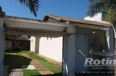 Casa em condomínio fechado com 2 quartos à venda na Rua Providence, --, Novo Mundo, Uberlândia