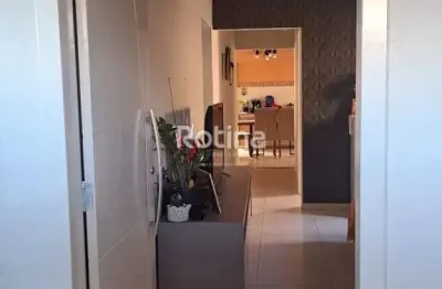 Casa à venda, 3 quartos, custódio pereira - uberlândia/mg - rotina imobiliária