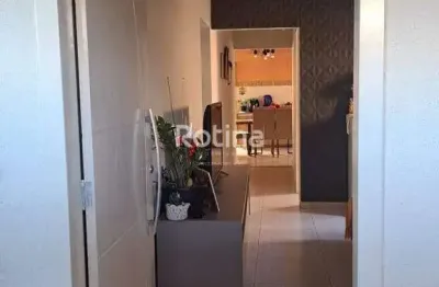 Casa à venda, 3 quartos, custódio pereira - uberlândia/mg - rotina imobiliária