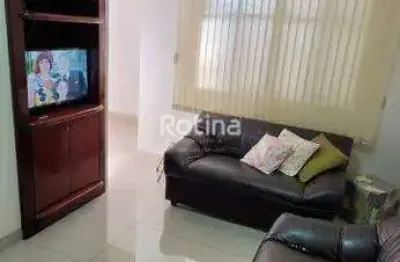 Casa à venda, 3 quartos, custódio pereira - uberlândia/mg - rotina imobiliária