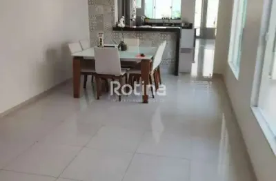 Casa à venda, 4 quartos, santa mônica - uberlândia/mg - rotina imobiliária