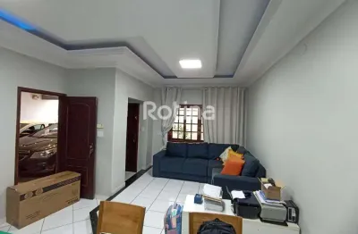 Casa à venda, 3 quartos, cidade jardim - uberlândia/mg - rotina imobiliária