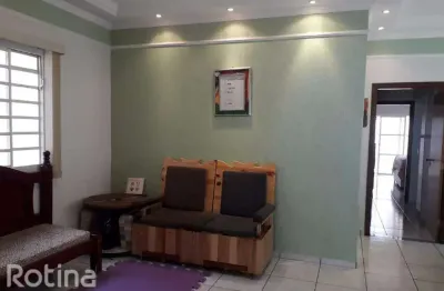 Casa à venda, 3 quartos, jardim das palmeiras - uberlândia/mg - rotina imobiliária