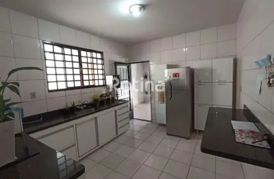 Casa à venda, 3 quartos, nossa senhora aparecida - uberlândia/mg - rotina imobiliária