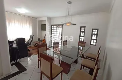 Casa à venda, 3 quartos, umuarama - uberlândia/mg - rotina imobiliária