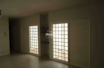 Casa à venda, 3 quartos, presidente roosevelt - uberlândia/mg - rotina imobiliária