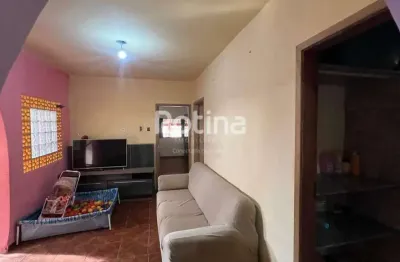 Casa à venda, 3 quartos, custódio pereira - uberlândia/mg - rotina imobiliária