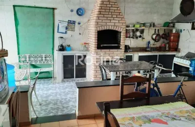 Casa à venda, 4 quartos, santa mônica - uberlândia/mg - rotina imobiliária