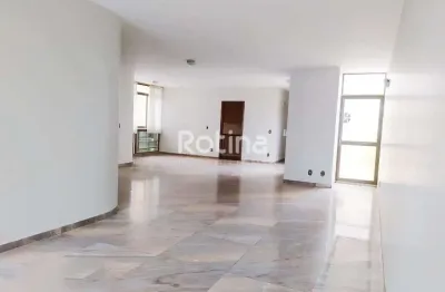 Apartamento com 3 quartos à venda na Avenida João Pinheiro, --, Centro, Uberlândia