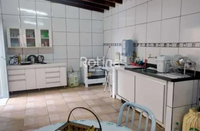 Casa à venda, 3 quartos, presidente roosevelt - uberlândia/mg - rotina imobiliária
