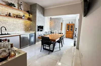 Casa à venda, 3 quartos, granada - uberlândia/mg - rotina imobiliária
