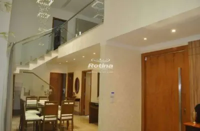 Casa com 3 quartos à venda na Rua Kuluene, --, Vigilato Pereira, Uberlândia