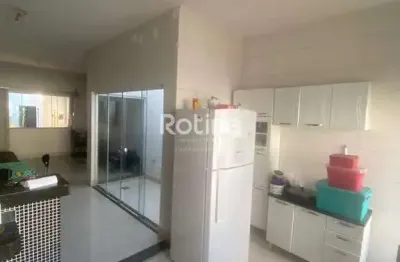 Casa à venda, 3 quartos, planalto - uberlândia/mg - rotina imobiliária