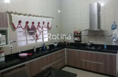 Casa à venda, 3 quartos, novo mundo - uberlândia/mg - rotina imobiliária