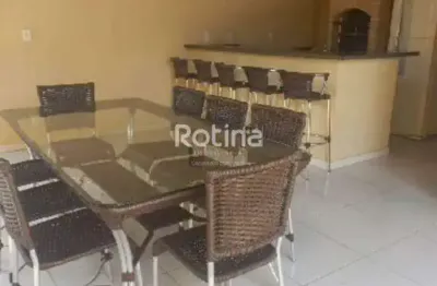 Casa à venda, 4 quartos, jardim holanda - uberlândia/mg - rotina imobiliária