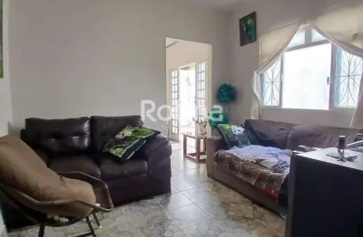 Casa à venda, 3 quartos, custódio pereira - uberlândia/mg - rotina imobiliária