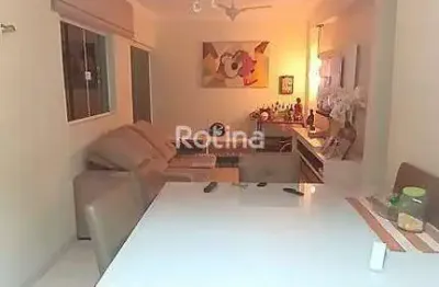 Casa com 2 quartos à venda na Alameda Deocleciano Martins, --, Jardim Holanda, Uberlândia