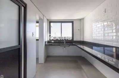 Apartamento com 3 quartos à venda na Rua Rafael Rinaldi, --, Martins, Uberlândia