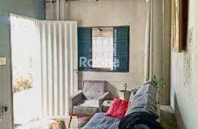 Casa à venda, 3 quartos, segismundo pereira - uberlândia/mg - rotina imobiliária