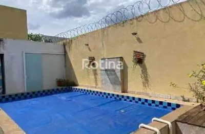 Casa à venda, 3 quartos, Laranjeiras - Uberlândia/MG - Rotina Imobiliária