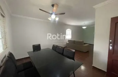 Casa à venda, 3 quartos, Cidade Jardim - Uberlândia/MG - Rotina Imobiliária
