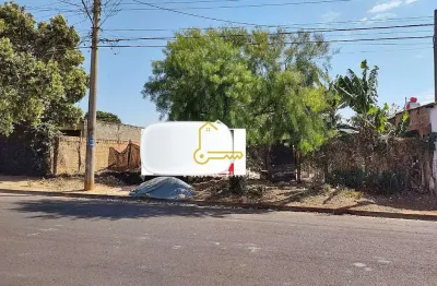 Terreno à venda na Avenida Carlos Francisco Martins, Parque das Hortências, Araraquara
