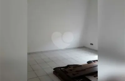 Apartamento à venda com 2 quartos no condomínio edificío baralouzan ii, são vicente - sp