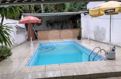Casa à venda com 3 quartos em praia das palmeiras, caraguatatuba - sp