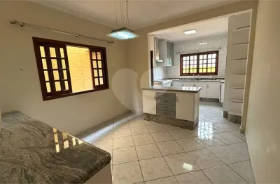 Casa com 3 quartos à venda na Rua Quilombo, --, Jardim Santa Cecília, Guarulhos