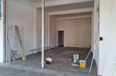 Poiares - salão comercial (margem da rodovia caraguá-são sebastião)