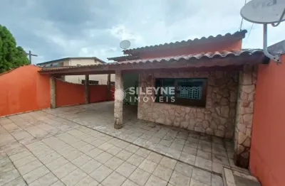 Casa com 3 quartos para alugar na Praia das Palmeiras, Caraguatatuba 