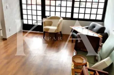 Oportunidade única: sobrado residencial e comercial próximo ao centro!