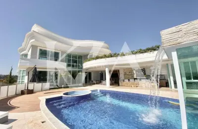 Porteira fechada- cond. quinta das paineiras- casa cinematográfica- mude agora mesmo- 4 suítes, piscina, sacada exclusiva e muito requinte.