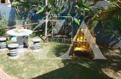 Um pedacinho do paraíso: chácara com 3 dormitórios, 2 suítes, varanda, pomar e churrasqueira. 225m² de conforto em 1.200m² de natureza