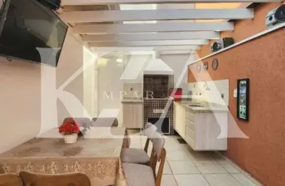 Casa mobiliada com 3 dormitórios, área gourmet e vagas cobertas em bairro tranquilo