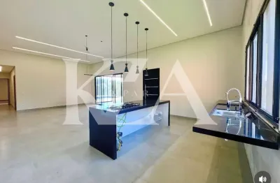 Casa térrea de 250m2 a venda no condomínio terras caxambú com 3 dorms 2 suites área gourmet e piscina privativa