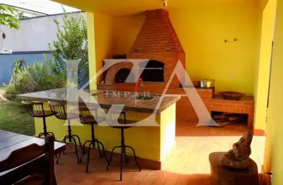 Casa em Condomínio para Locação em Jundiaí-SP, Bairro Medeiros: 3 quartos, 2 suítes, 4 banheiros, 3 vagas, 800m².