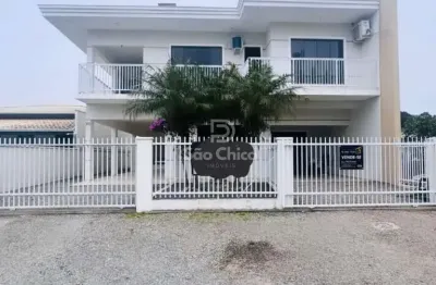 Sobrado com 6 DORMITÓRIOS na Praia de Ubatuba - 420 metros do mar!