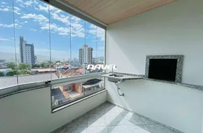 Seu novo lar no litoral! apartamento quadra mar para locação anual.