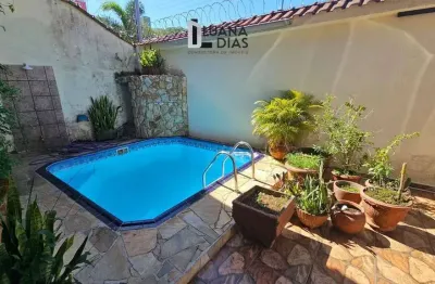 Oportunidade de compra na canto do forte- casa 3 dormitórios.