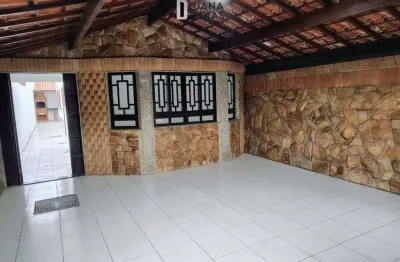 Casa ampla com churrasqueira no bairro vila tupi - zona 2 por r$450.000,00
