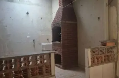 Casa para locação 2 dorm na guilhermina com churrasqueira a poucos mts da praia