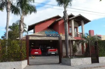 Casa a venda em ingleses com piscina,  4 dormitórios em área nobre