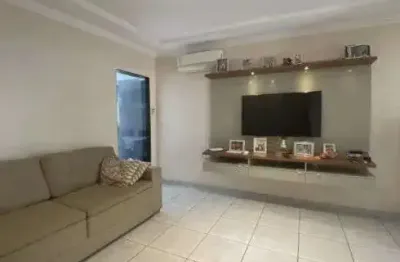 Jean charles/ água fria: 4 quartos, sala grande, sala de cinema, 180 m²