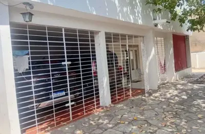 Jean charles/casa com 162 m de área construída/325m de terreno/quintal amplo /suíte com closet